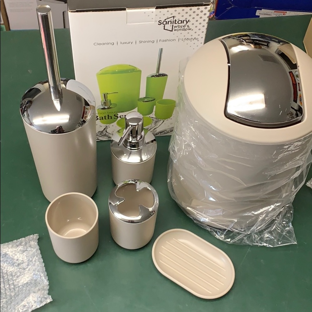 6 piece bathroom accessory kit